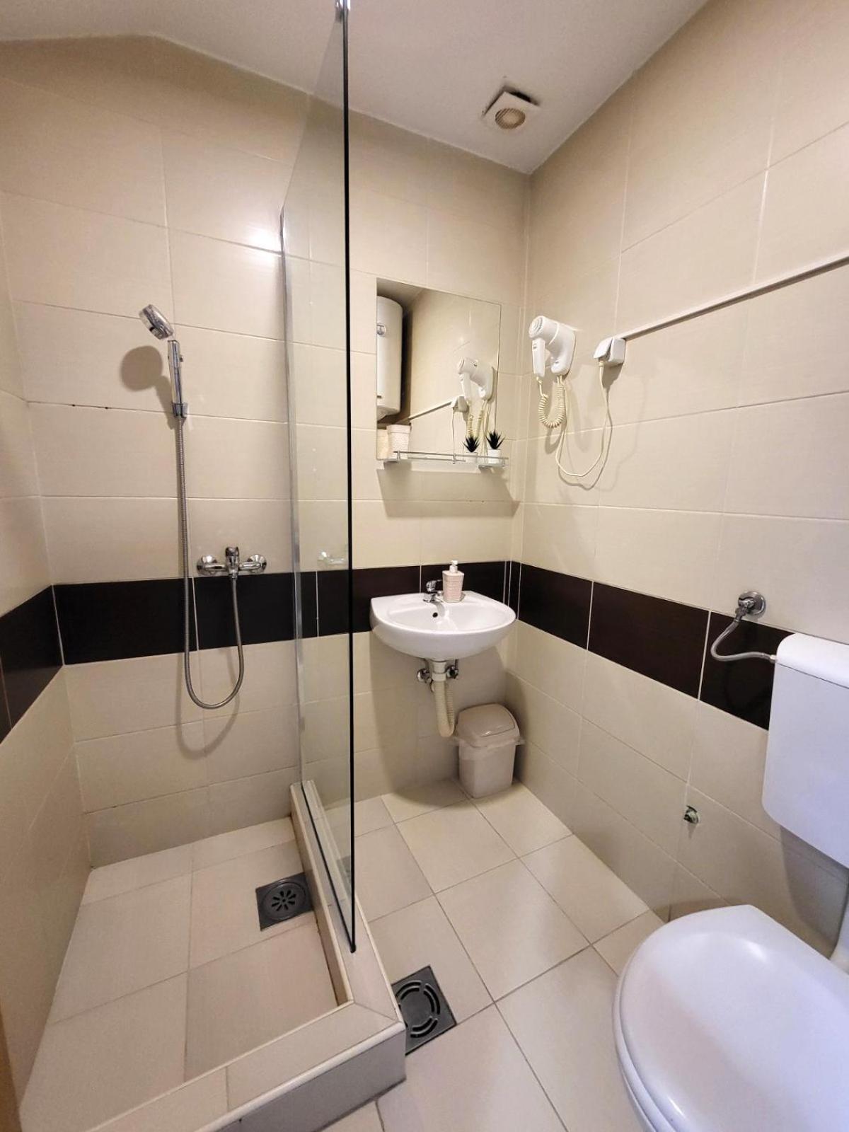 Guesthouse Ozegovic Belgrado Buitenkant foto