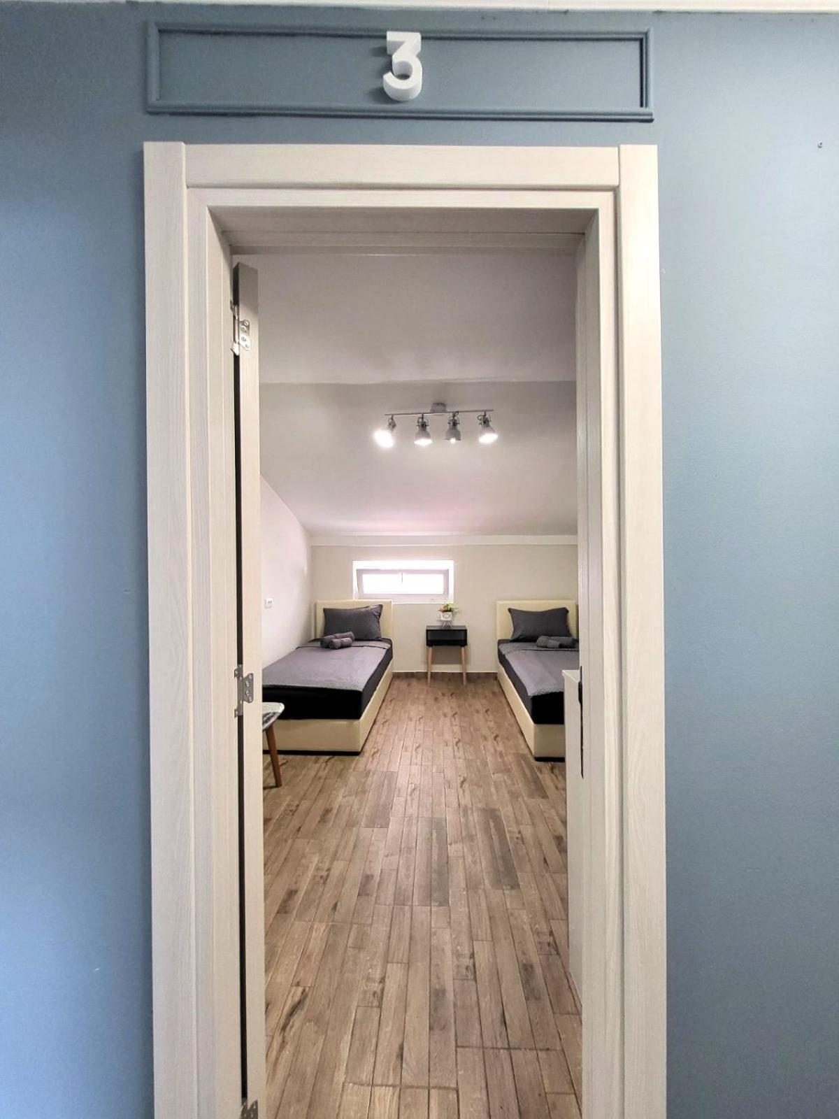 Guesthouse Ozegovic Belgrado Buitenkant foto