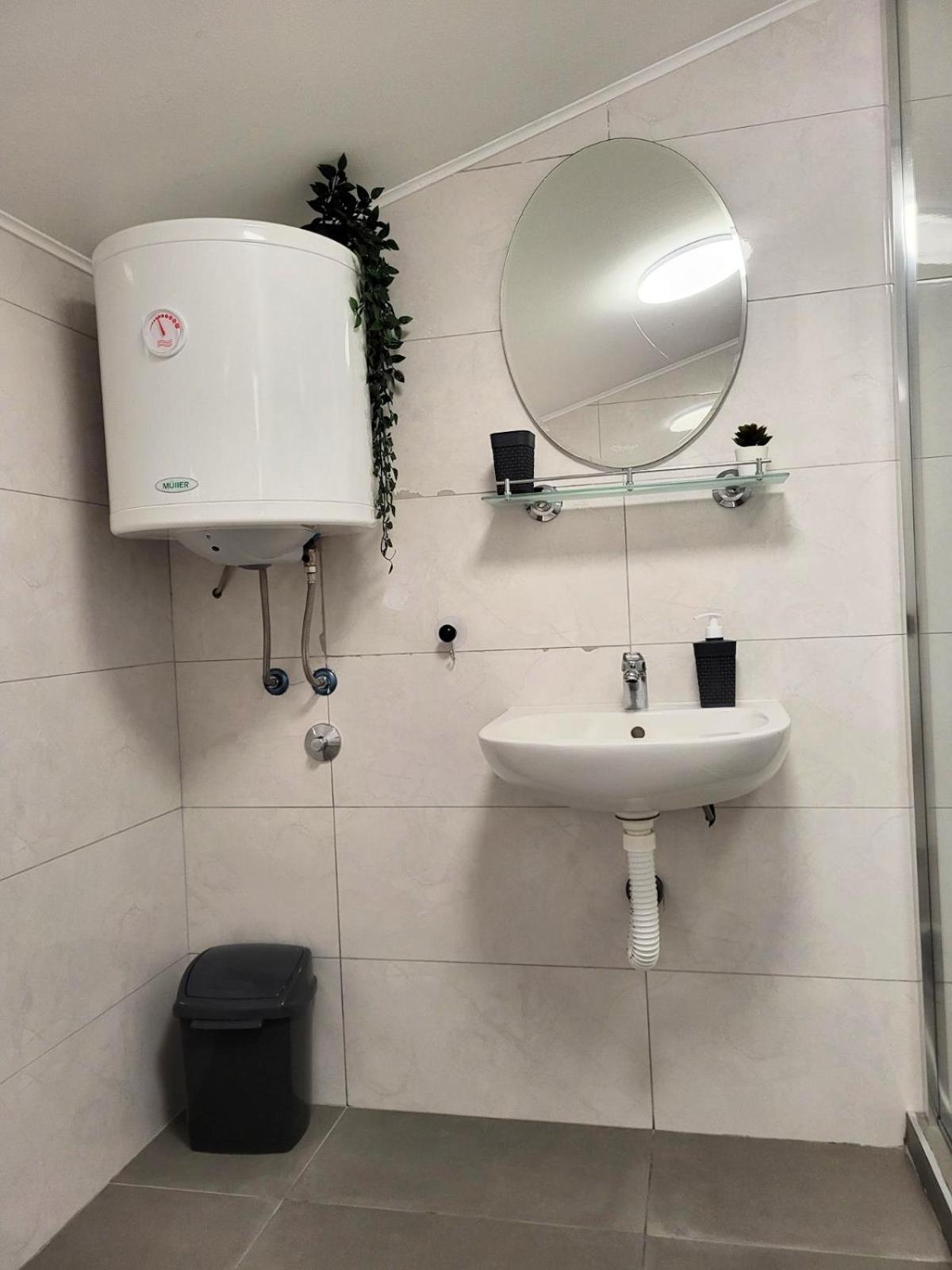Guesthouse Ozegovic Belgrado Buitenkant foto