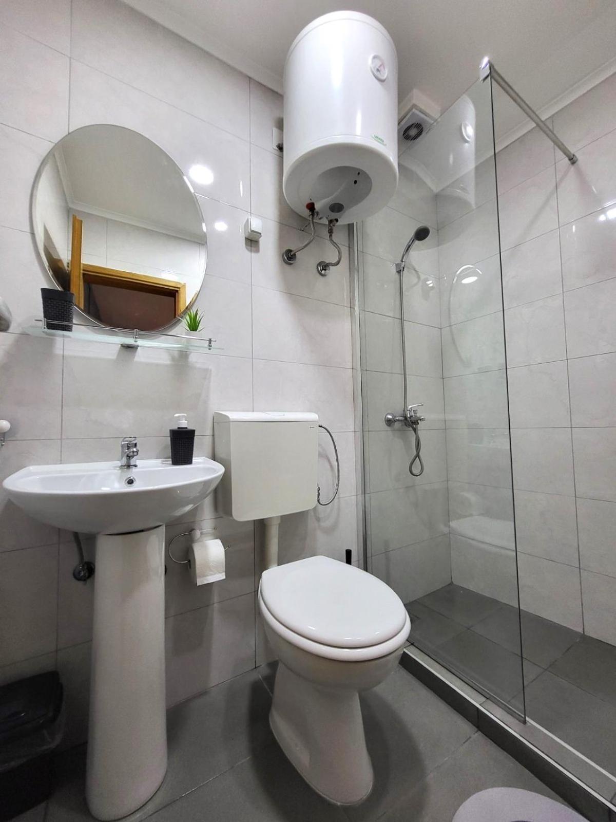 Guesthouse Ozegovic Belgrado Buitenkant foto